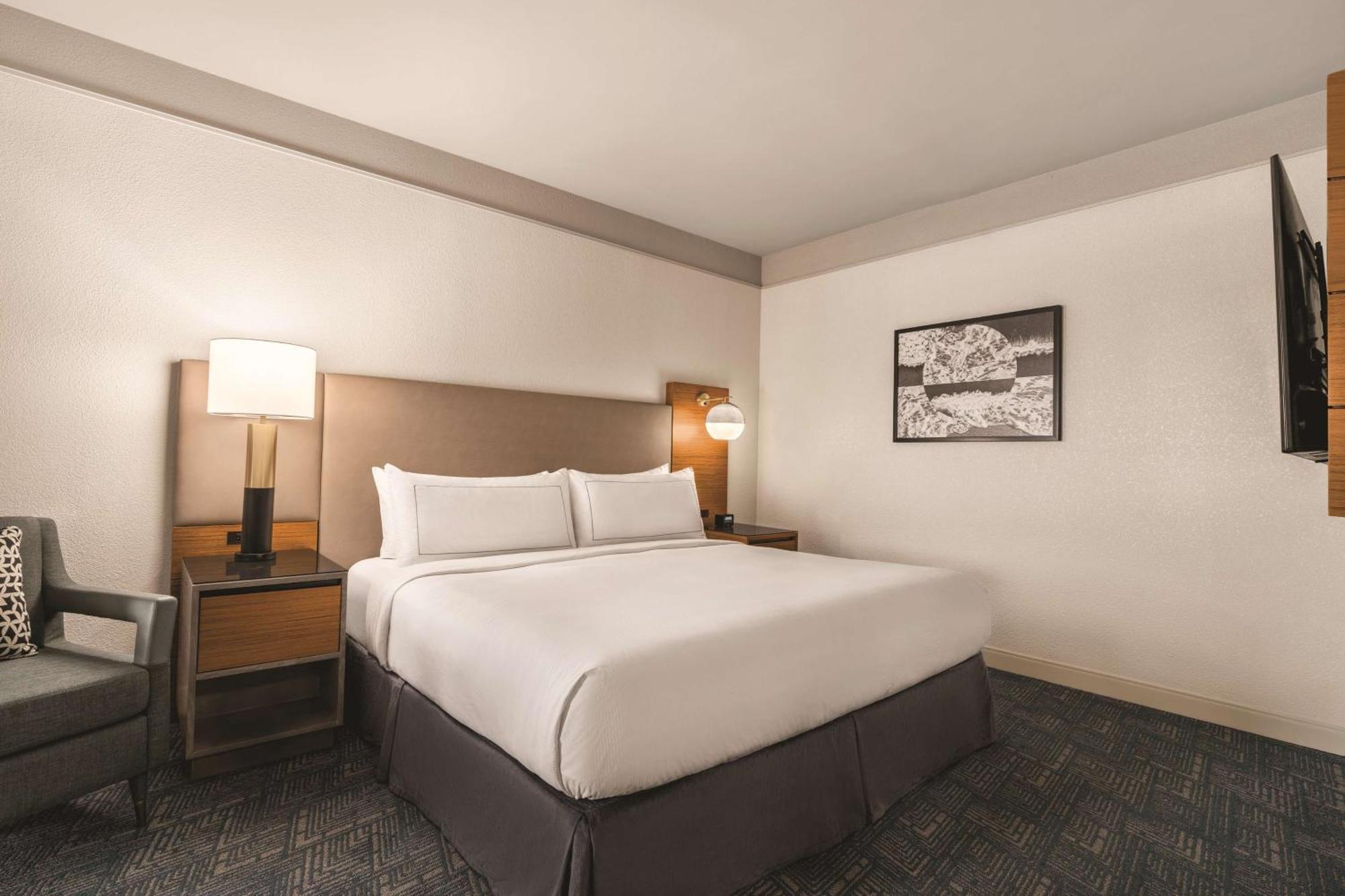 Doubletree By Hilton Tampa Rocky Point Waterfront Hotel Buitenkant foto