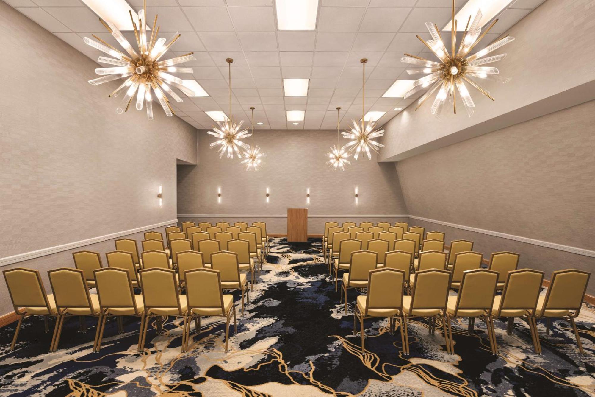 Doubletree By Hilton Tampa Rocky Point Waterfront Hotel Buitenkant foto