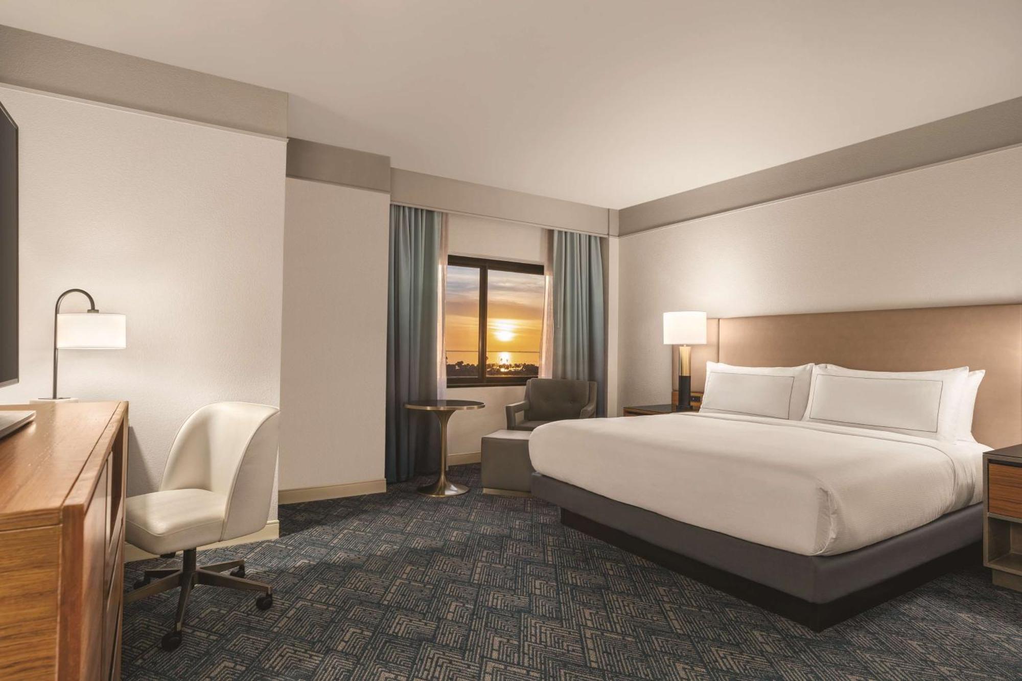 Doubletree By Hilton Tampa Rocky Point Waterfront Hotel Buitenkant foto