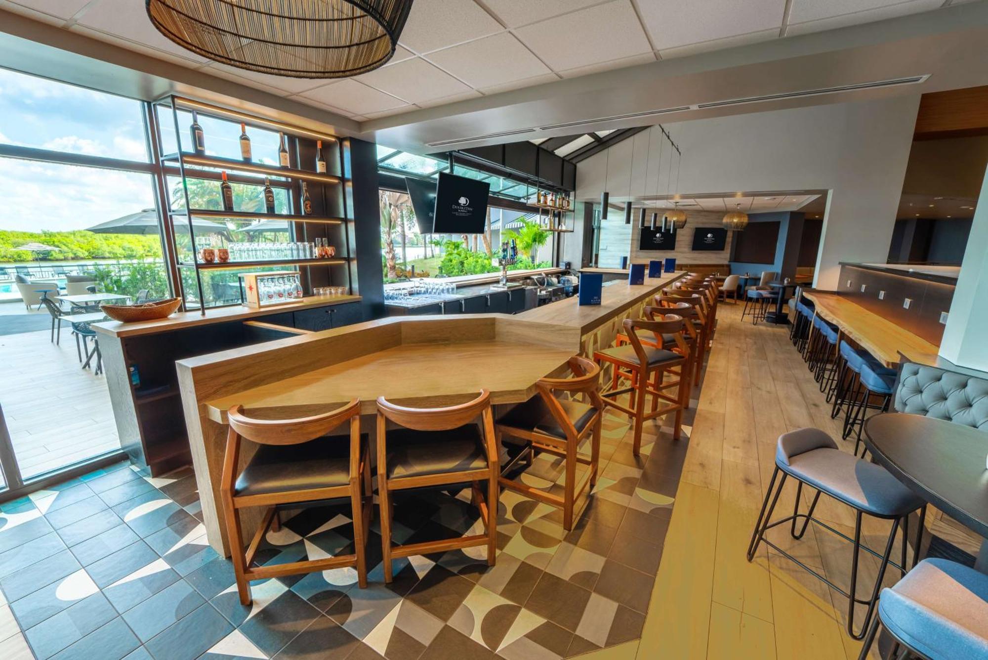 Doubletree By Hilton Tampa Rocky Point Waterfront Hotel Buitenkant foto