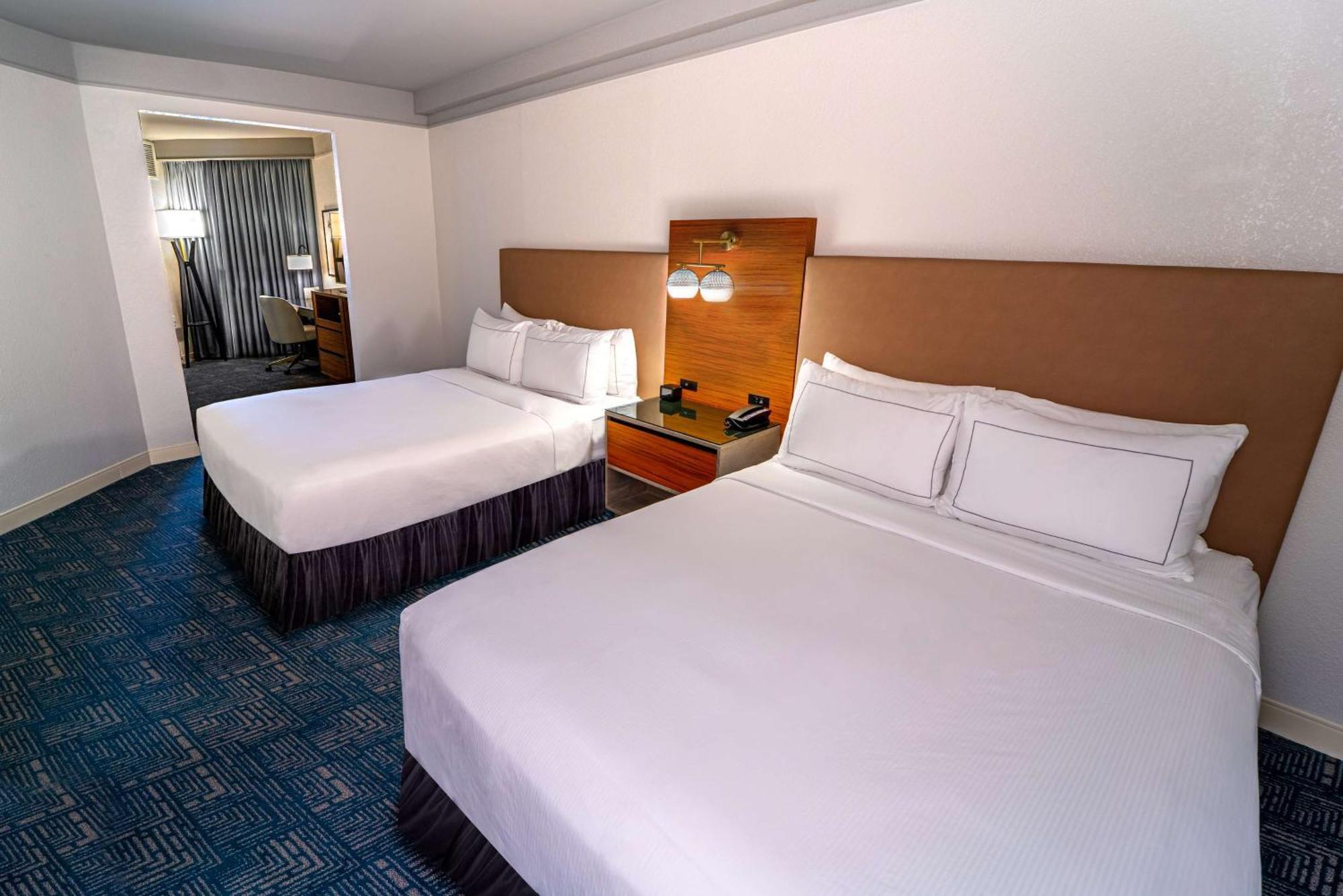 Doubletree By Hilton Tampa Rocky Point Waterfront Hotel Buitenkant foto