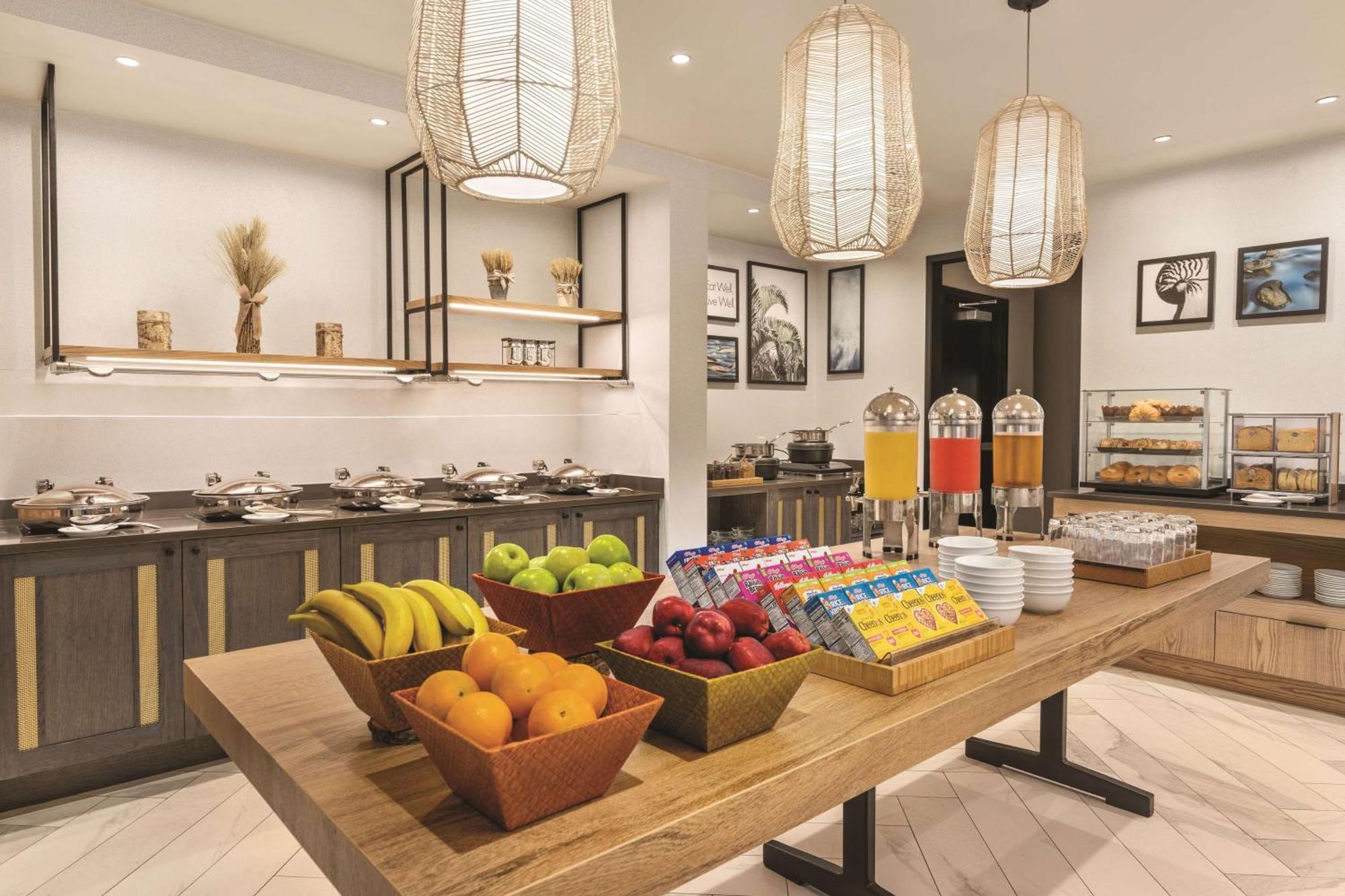 Doubletree By Hilton Tampa Rocky Point Waterfront Hotel Buitenkant foto