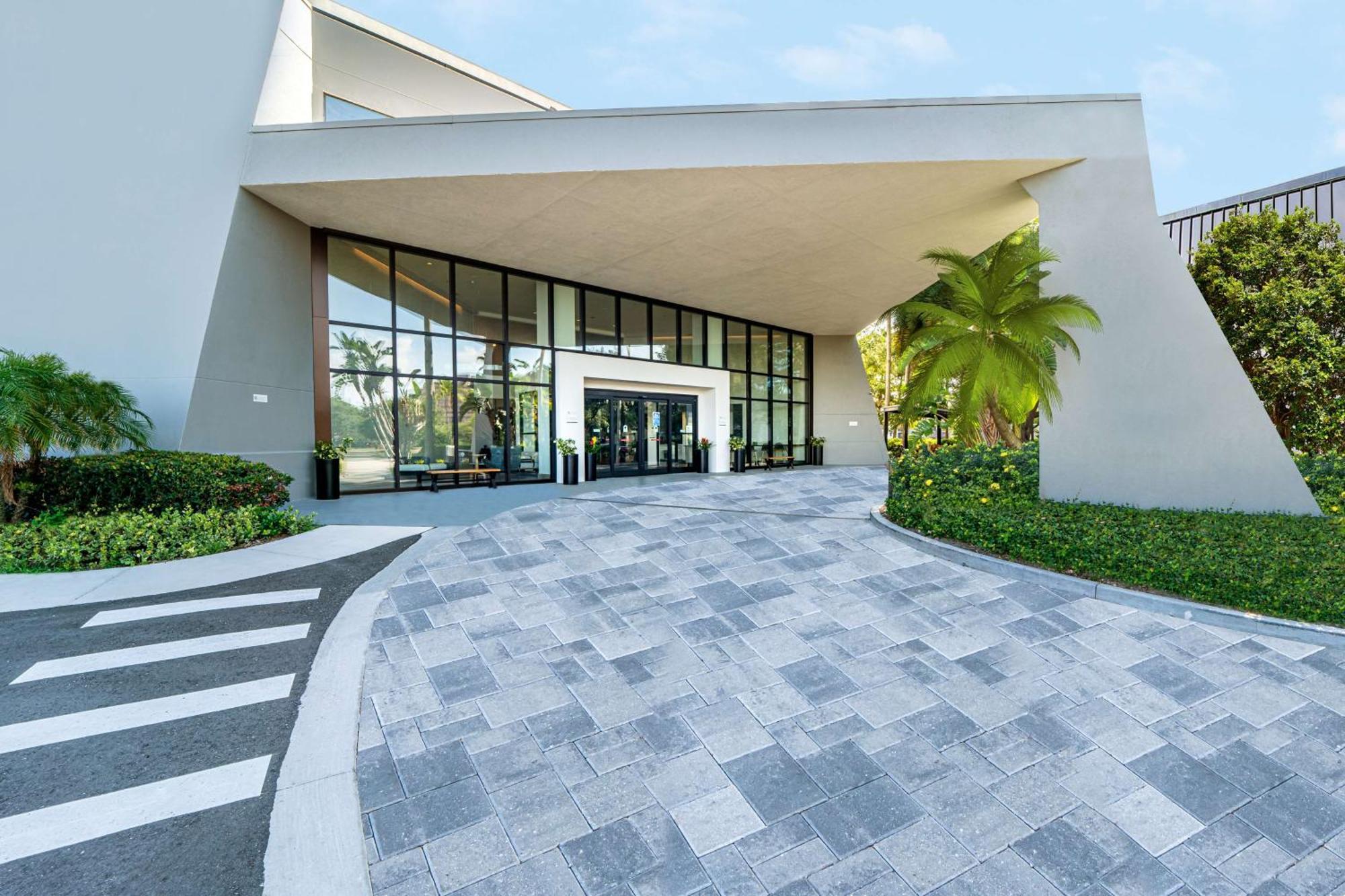 Doubletree By Hilton Tampa Rocky Point Waterfront Hotel Buitenkant foto
