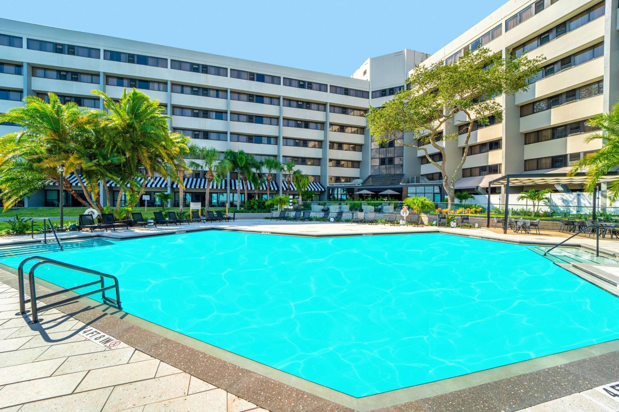 Doubletree By Hilton Tampa Rocky Point Waterfront Hotel Buitenkant foto
